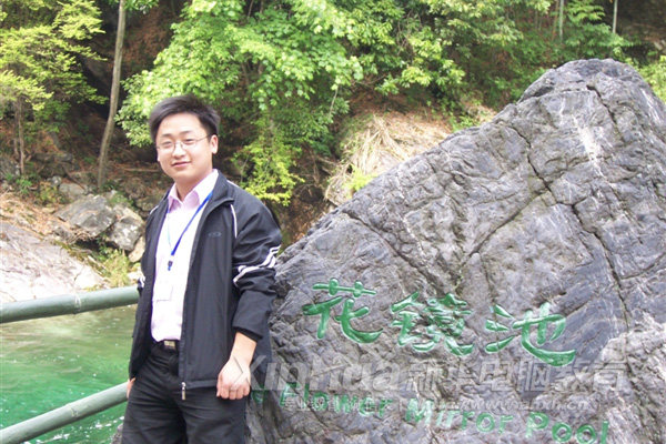 陽(yáng)光燦爛的新華杰出學(xué)子薛敏